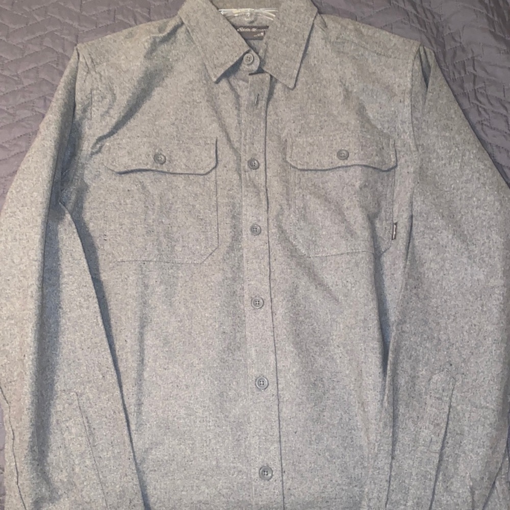 Like new, never worn Eddie Bauer dress shirt mens medium. Fleece